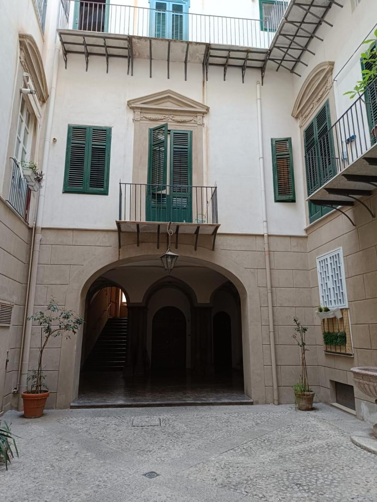 La Dimora Della Kalsa Apartment Palermo Bagian luar foto