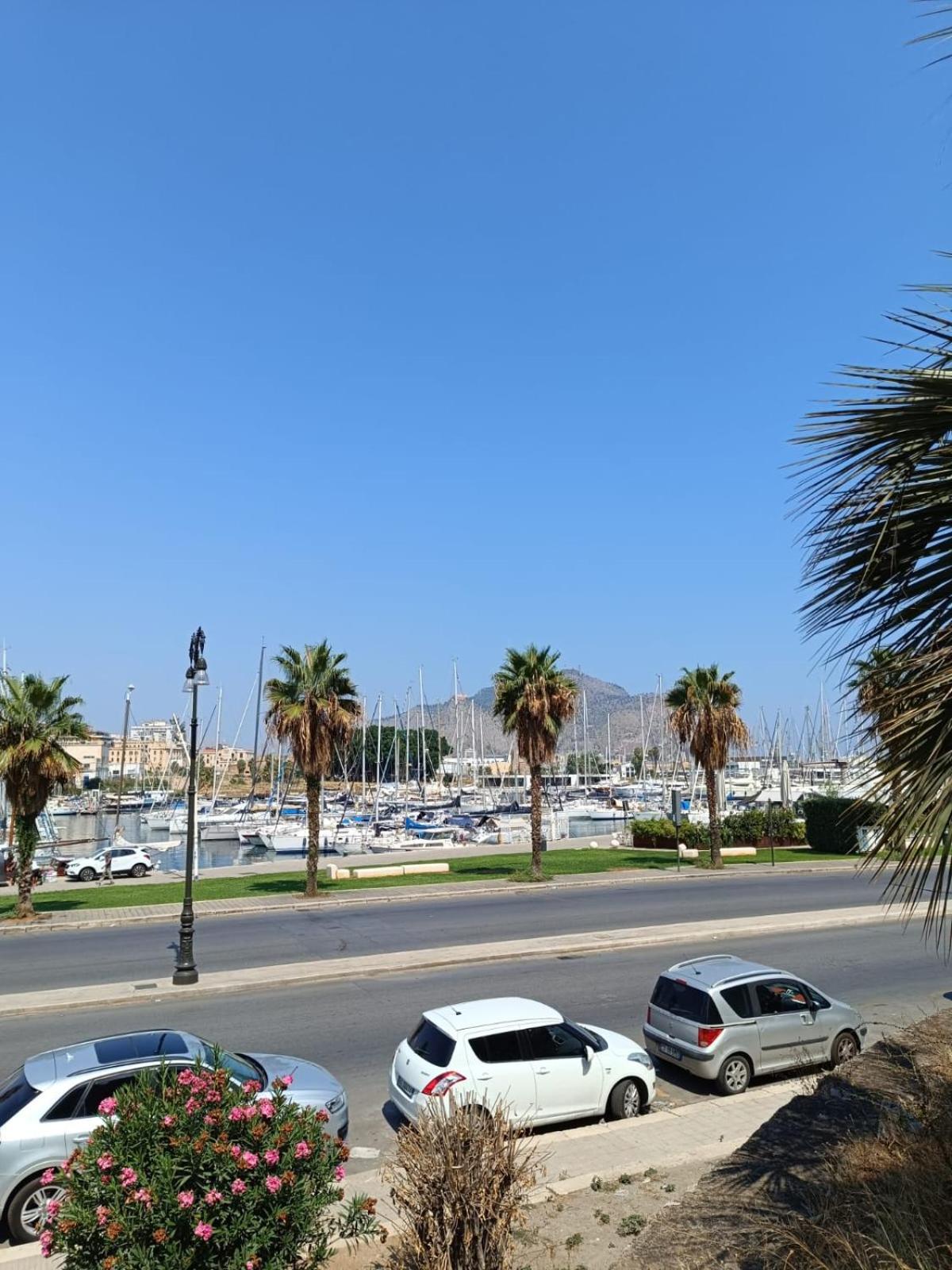 La Dimora Della Kalsa Apartment Palermo Bagian luar foto